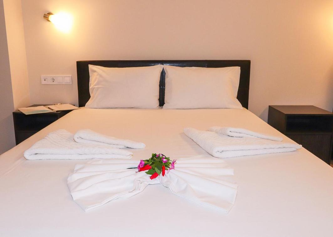 Hotel Banbus Loutrá Edipsoú Eksteriør bilde